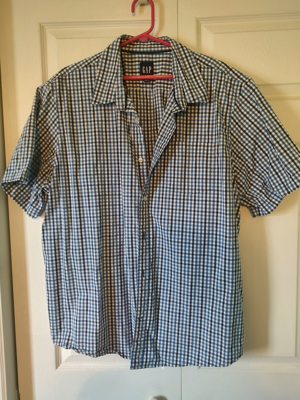 GAP Men’s Blue and White Check Short-Sleeve Shirt. XXL